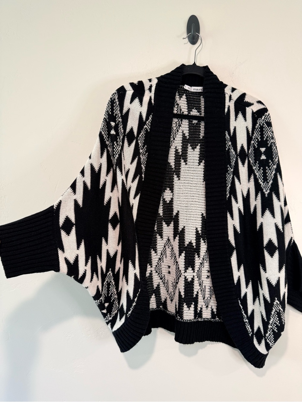 Maurices Black White Aztec Open Front Cardigan Sweater Size 1 M L Boho - Picture 3 of 9